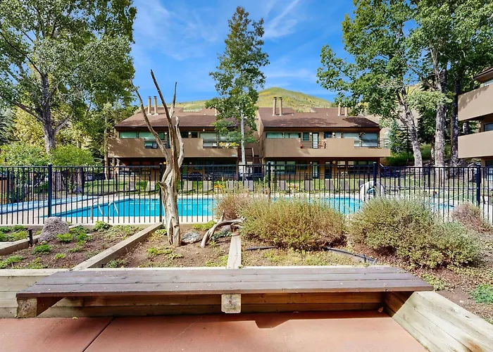 Remodeled 2 Bedroom East Vail Condo 6G With Hot Tub Market Free Shuttle